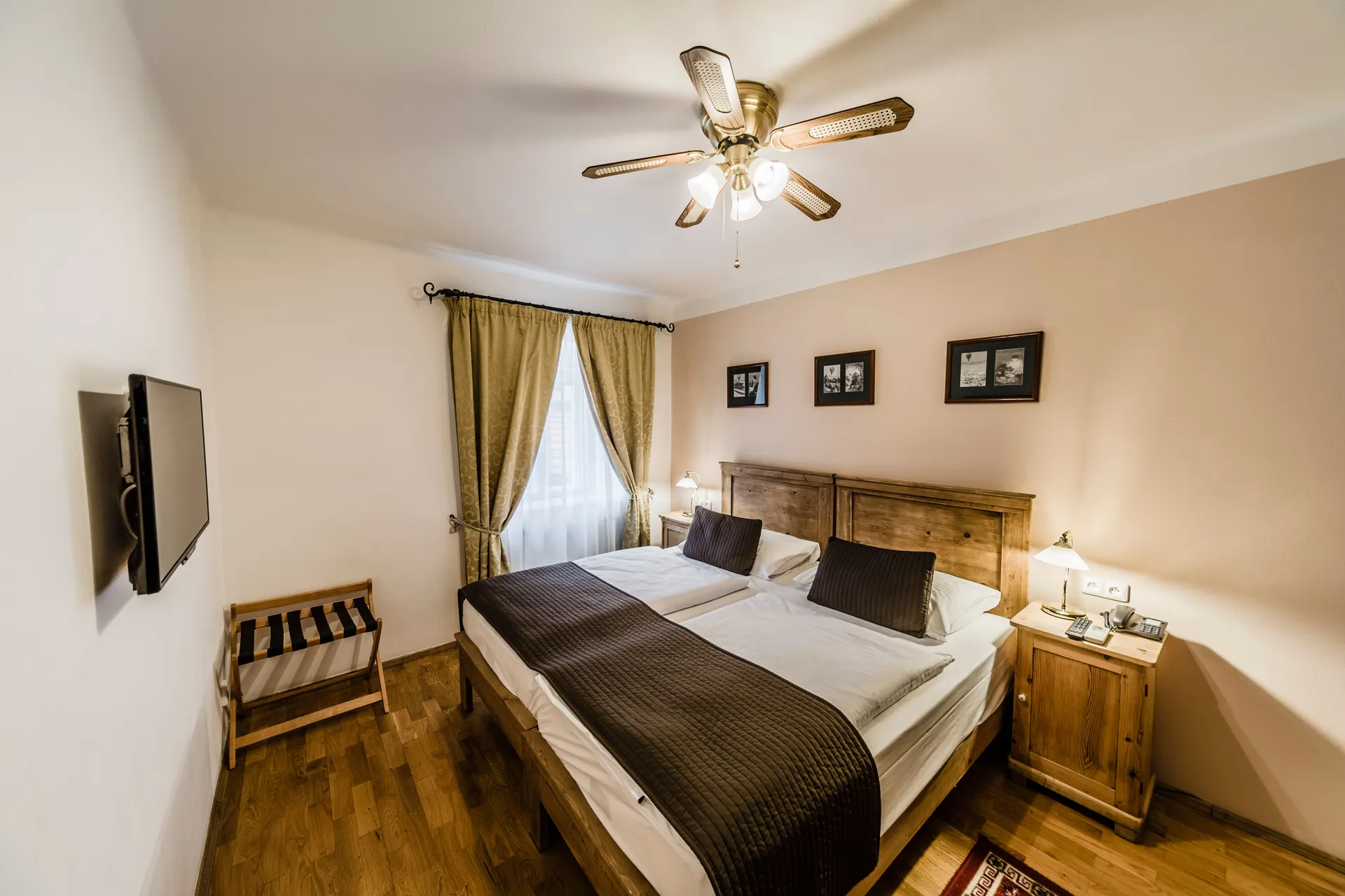 Hotel Archibald At The Charles Bridge